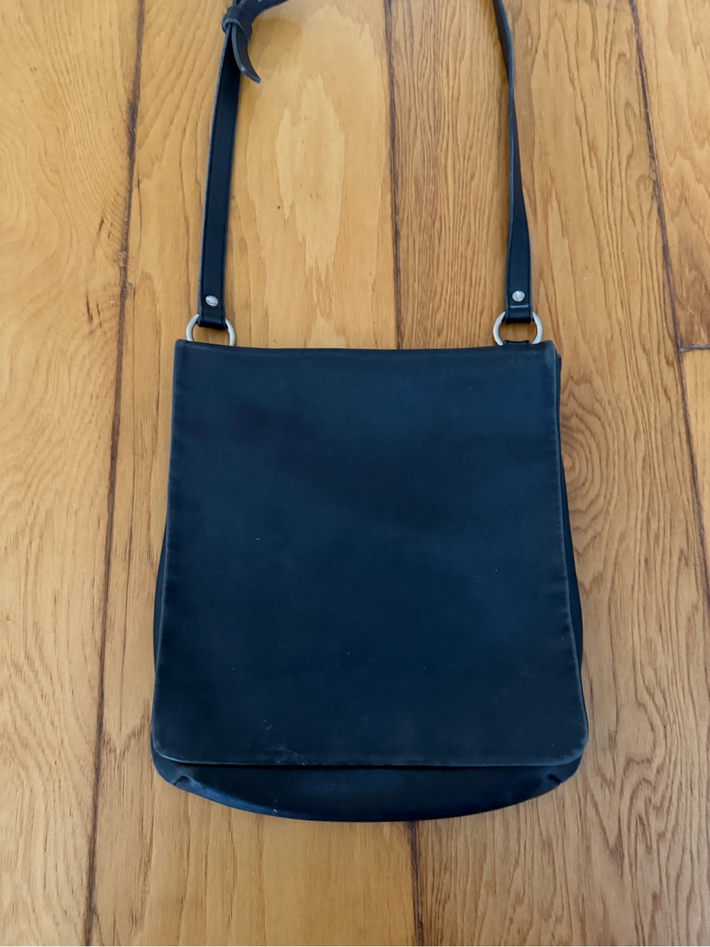 Coach Chelsea Swing Pack Slim Messenger Bag